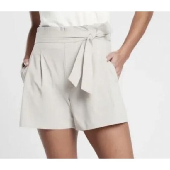Athleta Skyline II Women's Short Beige Tie Waist Pull On Paperbag Waist Size 4 - Picture 1 of 11